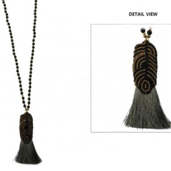 Thread tassel gray seed bead fashion necklace - Picture 1 of 4